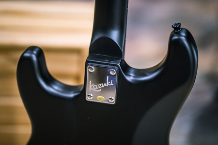 Gitara elektryczna Kazuki BKZ-NST-BK