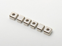 Duesenberg HDT5N - strunociąg do basu pięciostrunowego