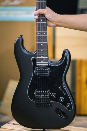 Gitara elektryczna Kazuki BKZ-NST-BK