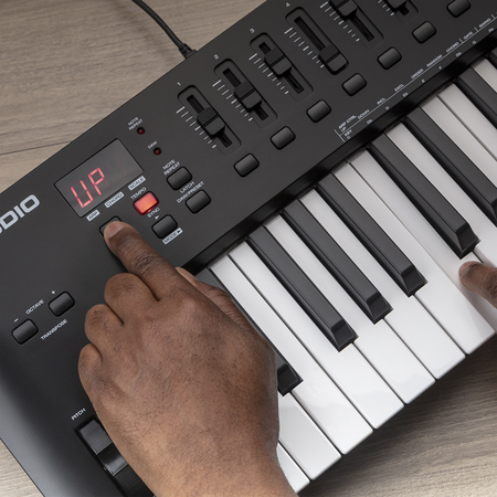 M-AUDIO Oxygen 49 MKV – Klawiatura Sterująca
