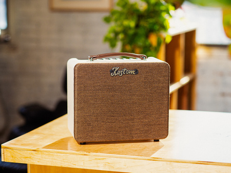 Kustom Madero 40 - dwukanałowe combo akustyczne 40 W z wejściem mikrofonowym