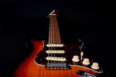 GITARA ELEKTRYCZNA - JET JS-300 SB SSS