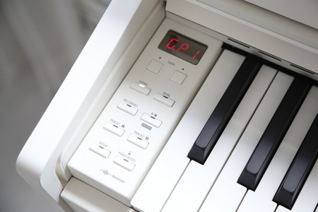 Dynatone SLP-260 - pianino cyfrowe 88 klawiszy, Bluetooth Audio/MIDI, kolor biały