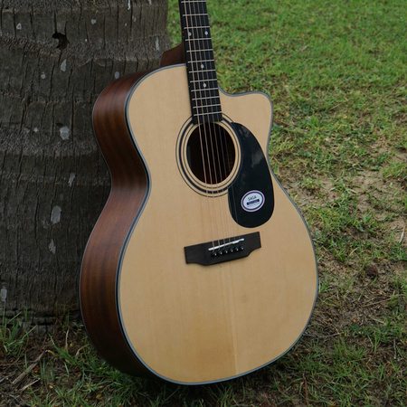 Gitara akustyczna SAGA SF600C NA