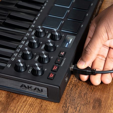 AKAI MPK MINI 3 BLACK – Mini klawiatura sterująca