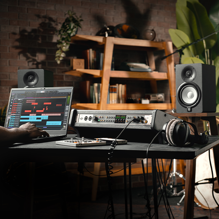 Universal Audio VOLT 876