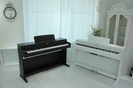 Dynatone SLP-360 BLK - pianino cyfrowe, kolor czarny