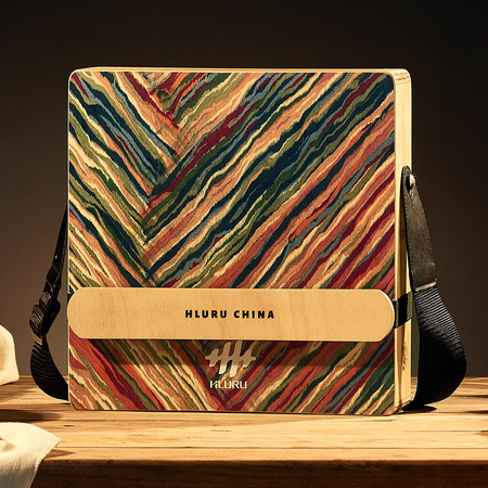 Cajon HLURU BT30CN-M1 – kompaktowy cajon wzór, panel z drewna zebrowego 292×298×79.5 mm