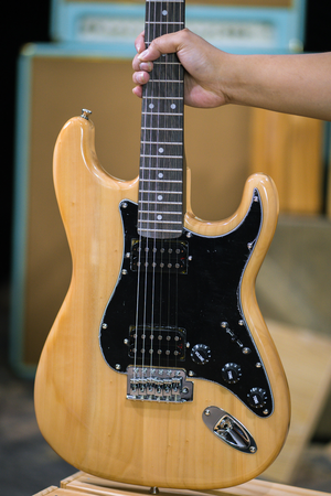 Gitara elektryczna Kazuki NST-NA